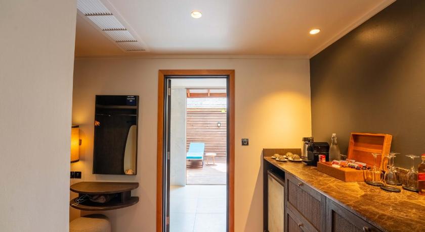Image of Sunset Jacuzzi Beach Villa 17