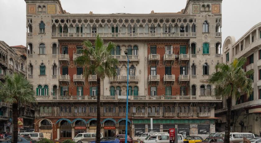 grey l studio apartments Corniche Alexandria Little Venice - image 5