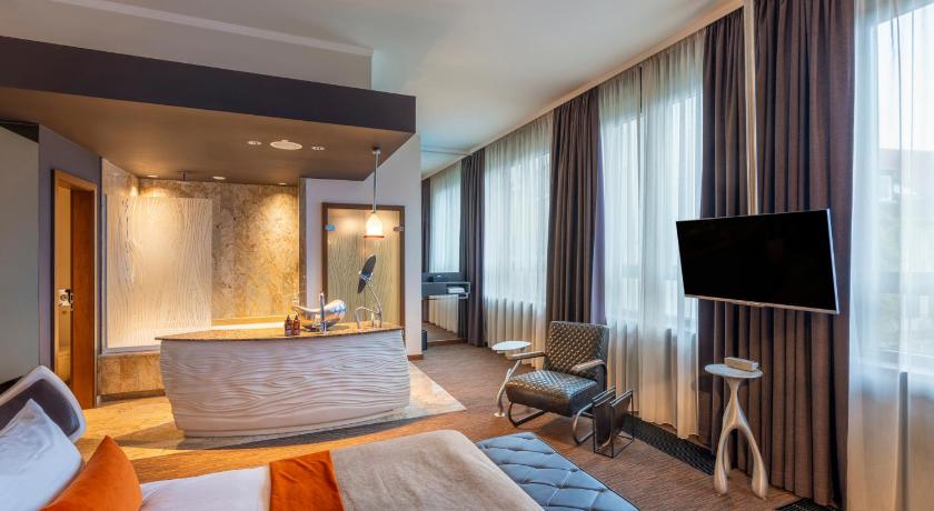 Image of aqua 1