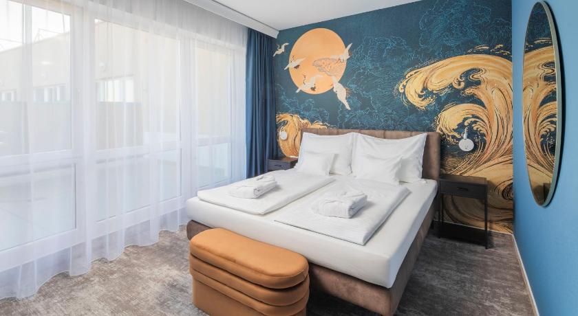 Image of Executive Suite 7
