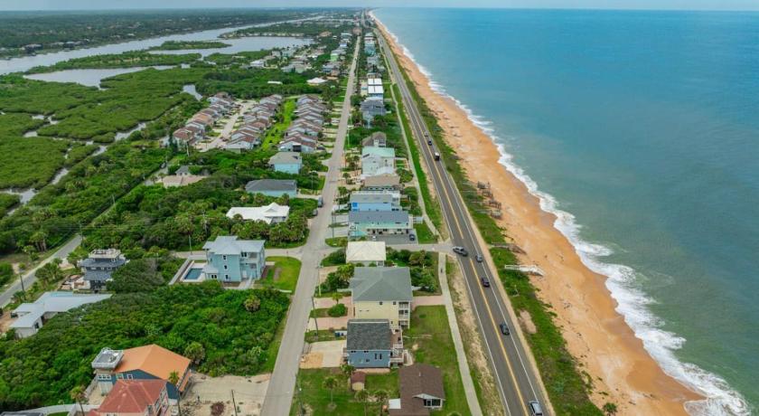 Palm Coast Flagler Beach! 1-BR Condo with Ocean Views, King Bed & Outdoor Shower 3-Star Accommodation lobby