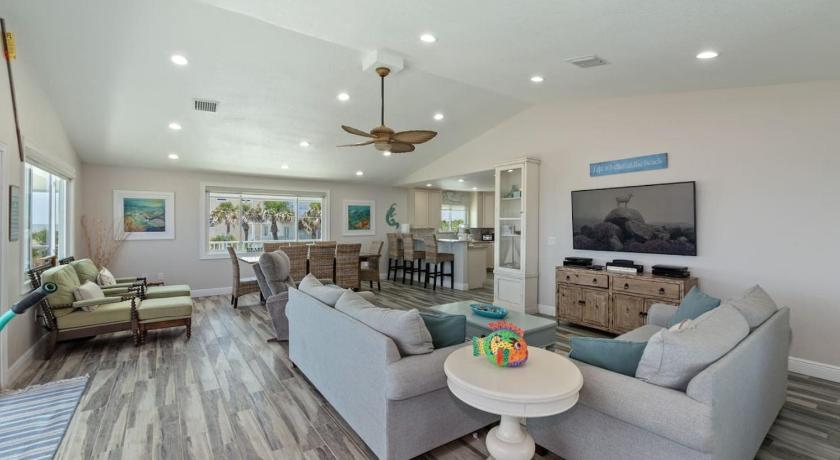棕榈海岸 Steps from Flagler Beach! 2-BR Condo, Pet-Friendly w/Balcony 4星级 住宿 客房