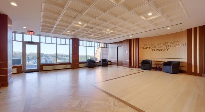 에프라다 (PA) The Executive Suites and Events 4성급 숙소 외관