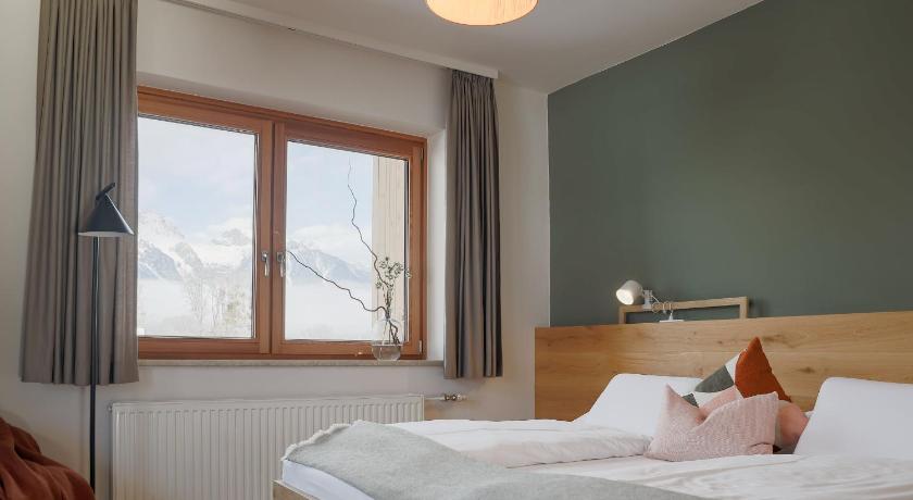 Image of Deluxe Double or Twin Room with Balcony 1