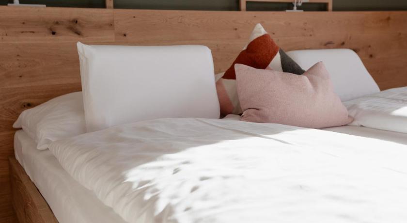 Image of Apartment with Mountain View 6