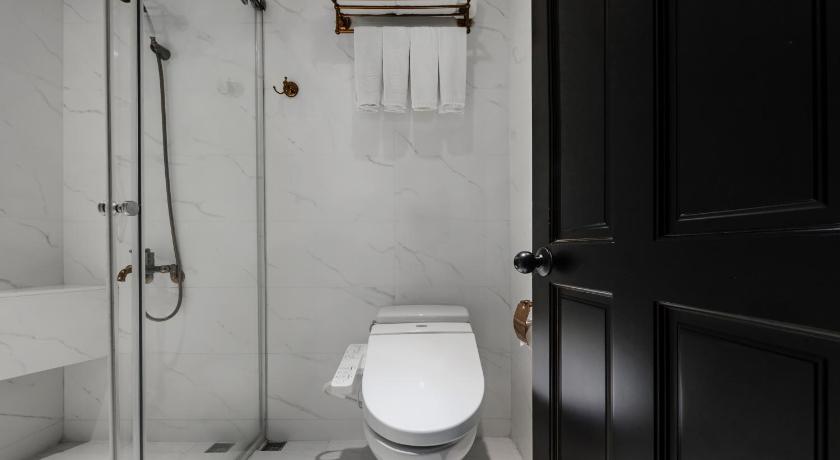 Image of Deluxe Quadruple Room 17