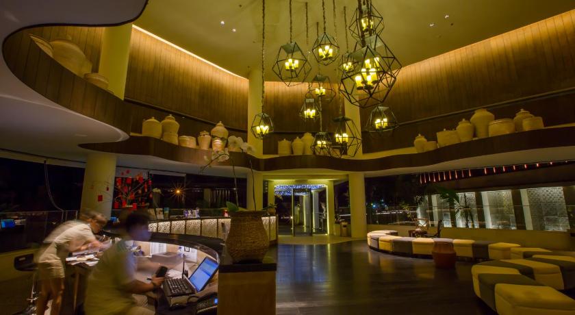 バリ Bali Paragon Resort Hotel 4つ星 ホテル プール