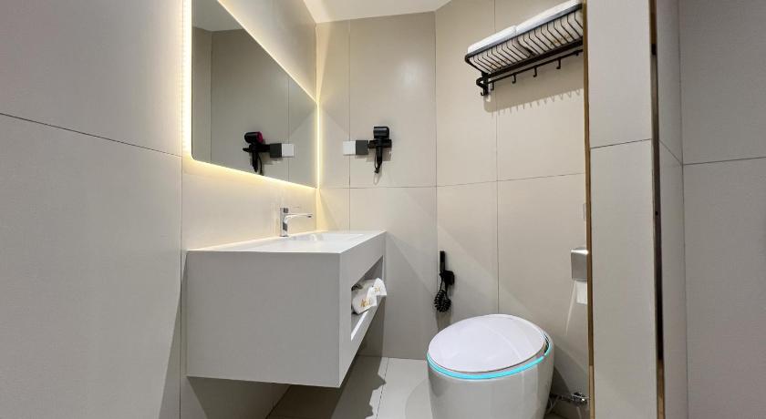 Image of King Room with Spa Bath 2
