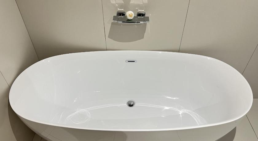 Image of King Room with Spa Bath 7
