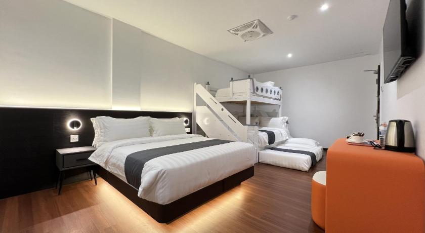 Image of Family Junior Suite 1