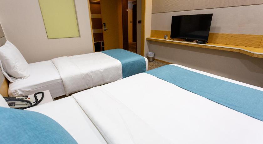 Image of Deluxe Twin Room 10