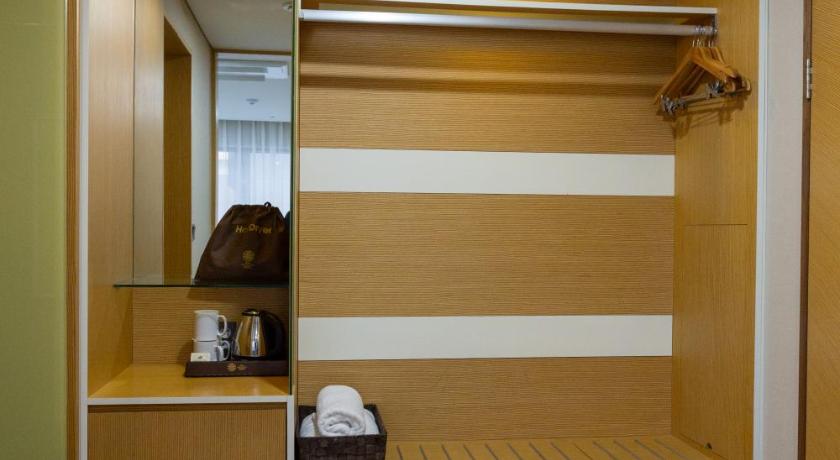 Image of Deluxe Twin Room 12