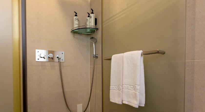 Image of Suite Room 15