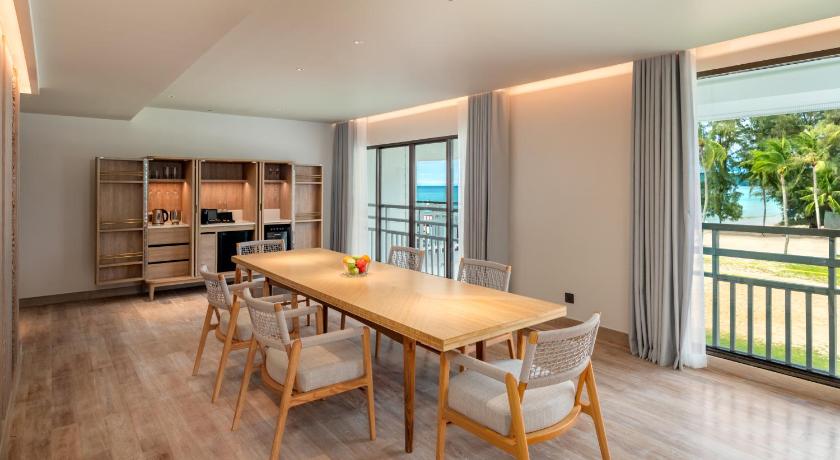 Фото: Ocean View 1 Bedroom Suite 1 King Bed 17
