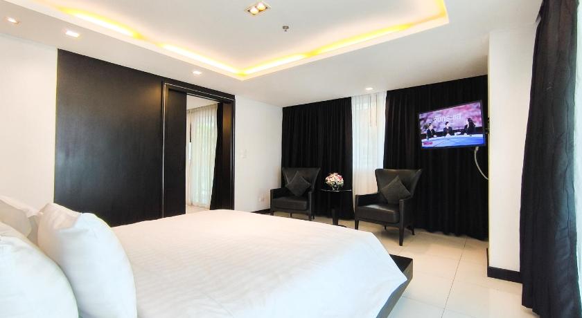 Image of One-Bedroom Deluxe Suite With Large Balcony 12