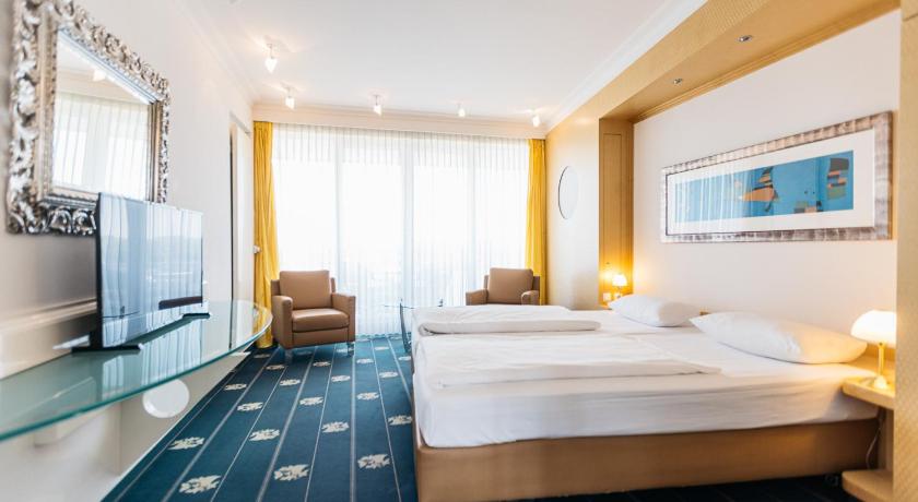 Image of Double Room with Lake View 0