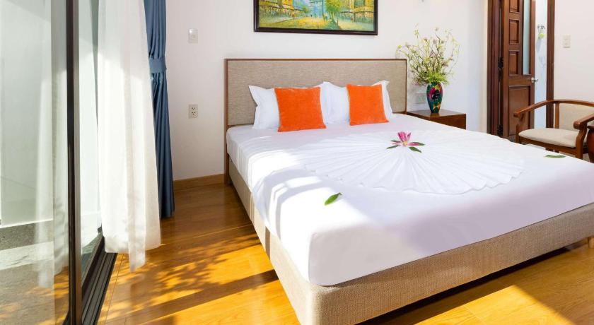 Image of Premium Double Room with Balcony 4