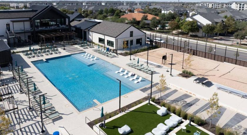 오스틴 (TX) Sleek Stylish Apartment in Prime Location 4성급 숙소 수영장