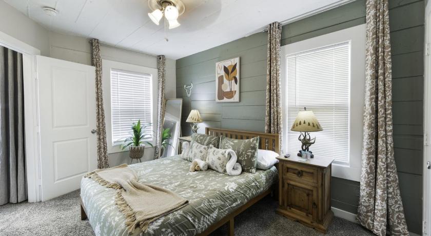 Fort Worth 4 Queen Beds High Speed Wifi Private Parking 4-Star Accommodation suite