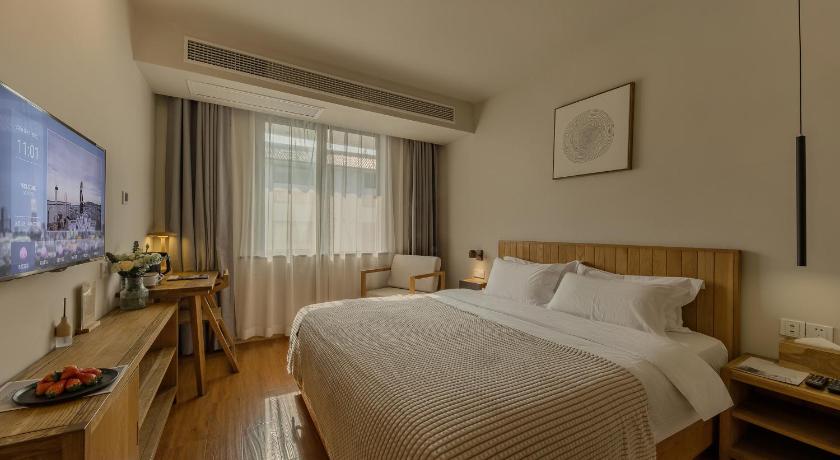 Image of Queen Room 1
