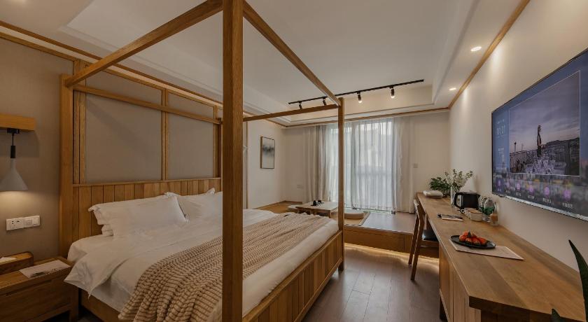 Image of Deluxe Triple Room 1