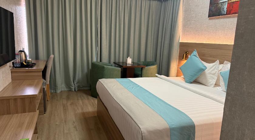 Strand Hotel - image 7