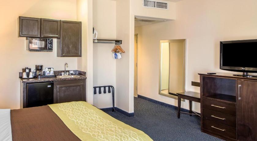 Quality Inn Tulsa-Downtown West