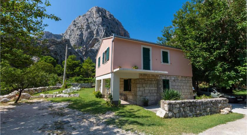 One-Bedroom Apartment In Omis