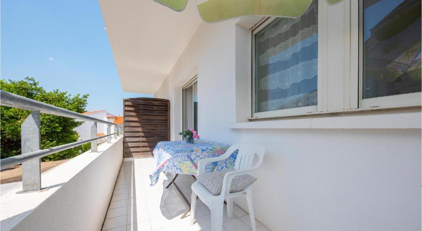1 Bedroom Awesome Apartment In Royan