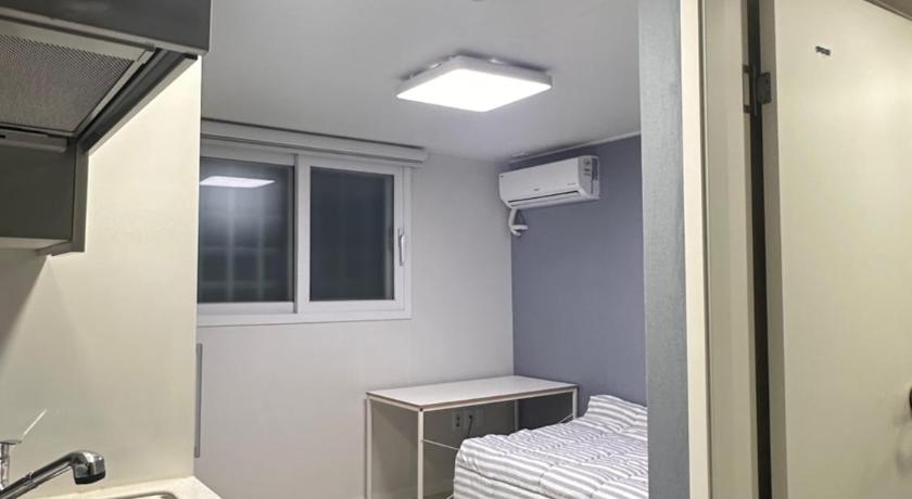 Seoul D Studio room at Soongsil Univ Entrance Station Accommodation pool