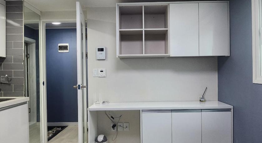 Seoul D Studio room at Soongsil Univ Entrance Station Accommodation view