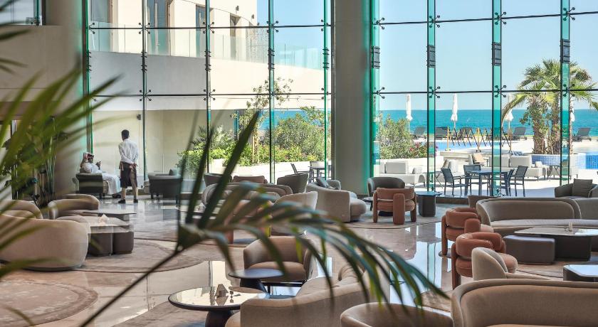 クウェートシティ Ray Hotel 4つ星 ホテル プール