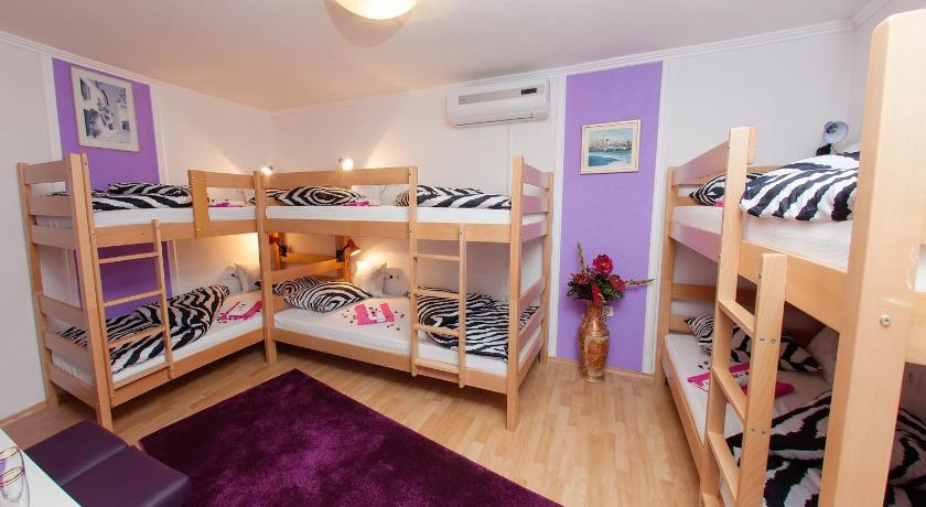 Hostel Mirror — Hotel in Mostar