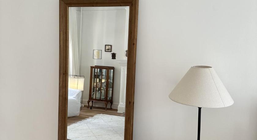 Shanghai Hills& Art Suite 17 - image 16