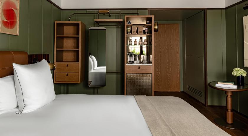 Image of Family Junior Suite 8