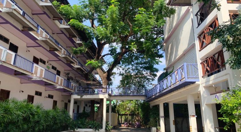 โรงแรมบ้านแก้ว เรือนขวัญ