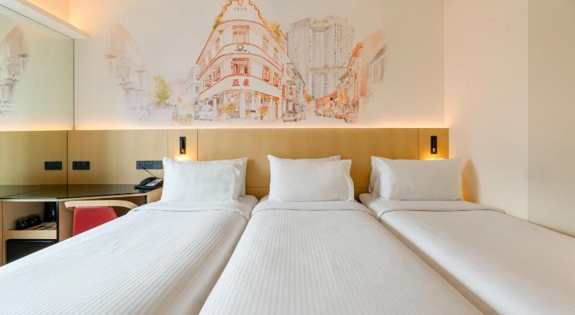 Image of Superior Triple Room 5