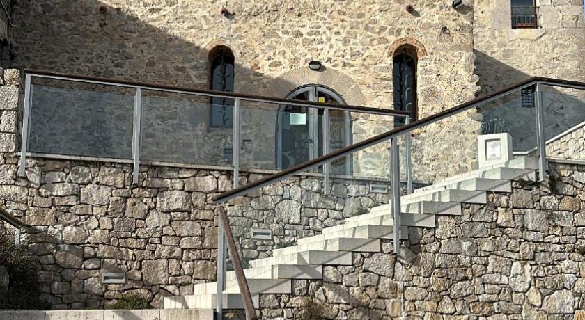 Santuari Mare de Deu Del Mont Restaurant-Hostatgeria