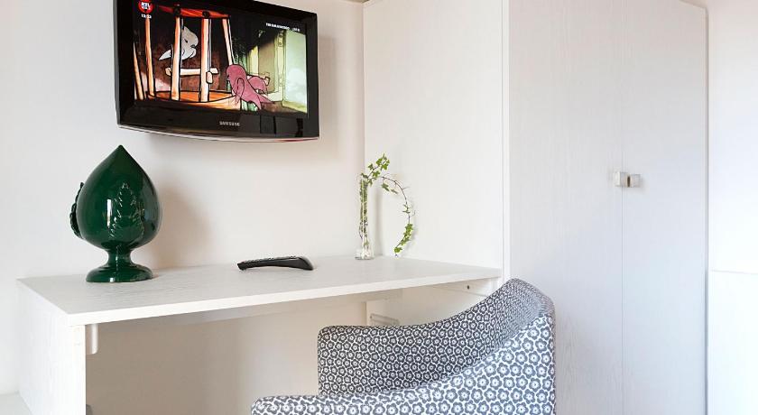 Image of Double Room with  Balcony 5