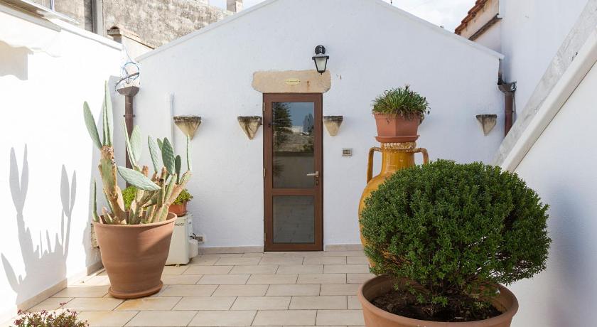 Image of Double Room with  Balcony 4
