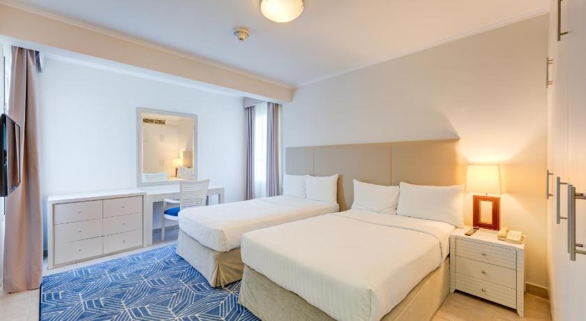 Image of Two-Bedroom Apartment with Balcony and Lake View 0