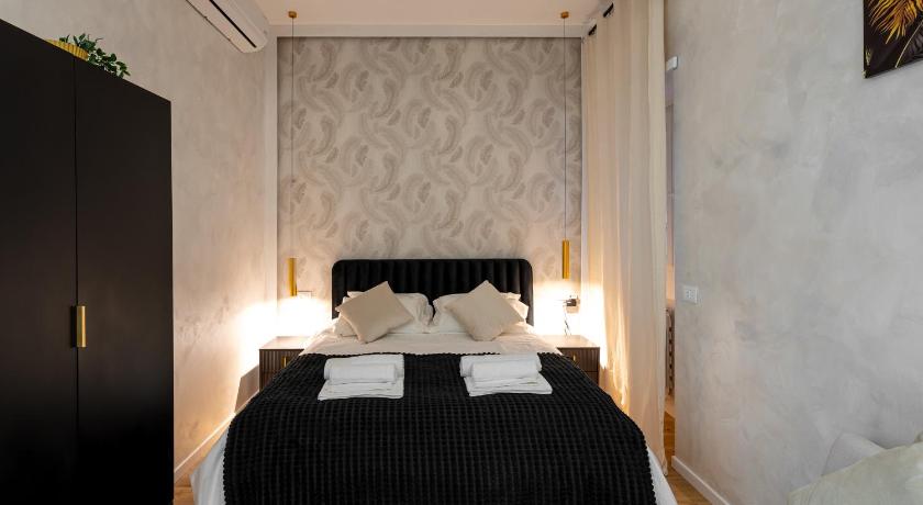 Rome Centocinque Aparthouse - Luxe 3-Star Single Room pool