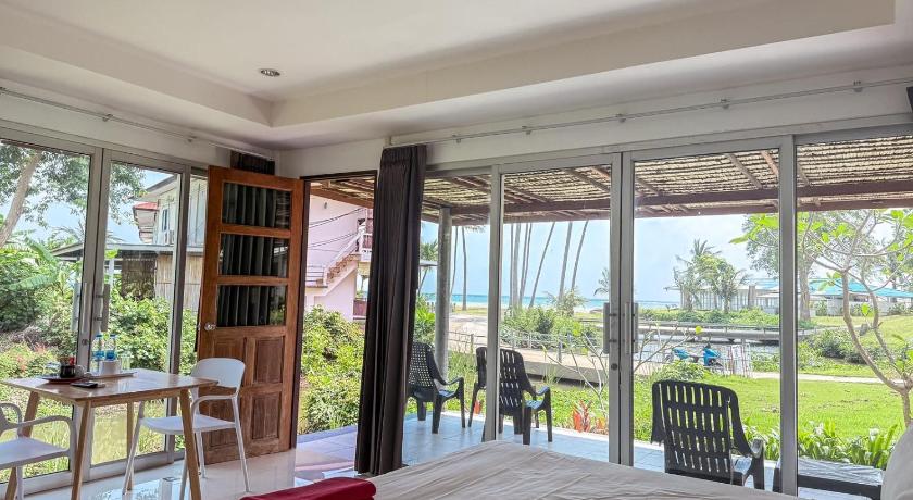 コ・サムイ the ocean resort samui 4つ星 ホテル プール