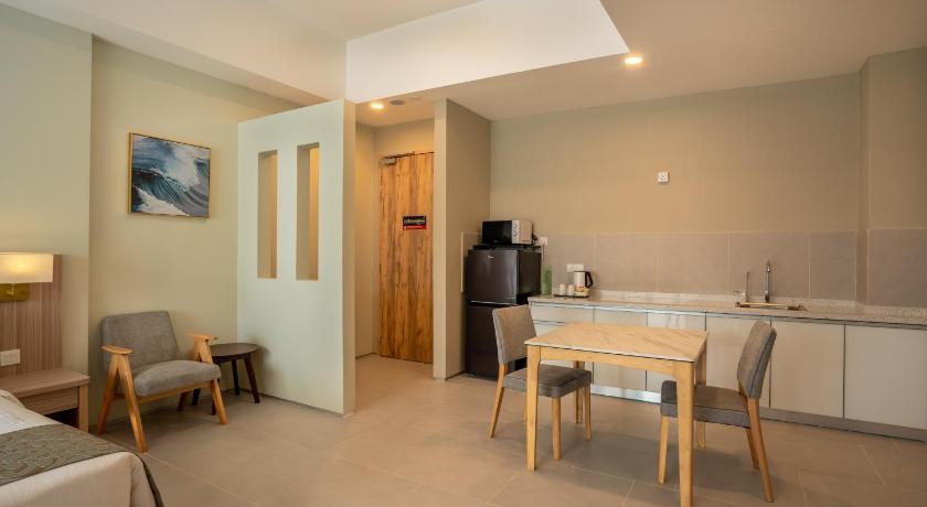 Image of Studio Suite Twin 7