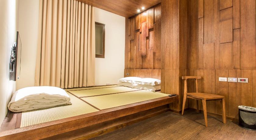 Image of Japanese Tatami Room 6