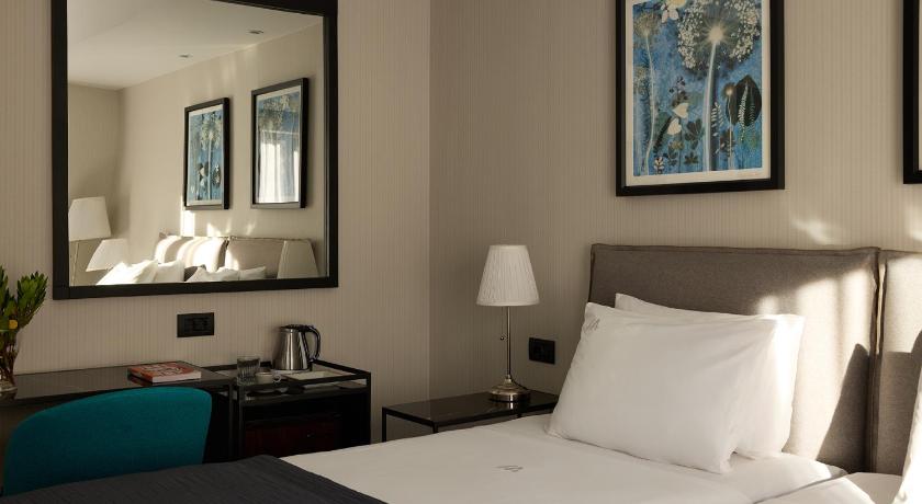 Image of Superior City View Room 9