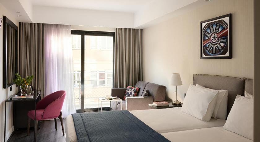 Image of Superior City View Triple Room 1