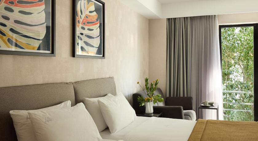 Image of Family Room 1
