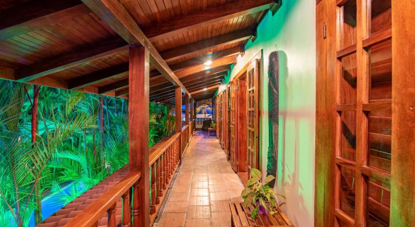 Image of Suite with Garden View 7