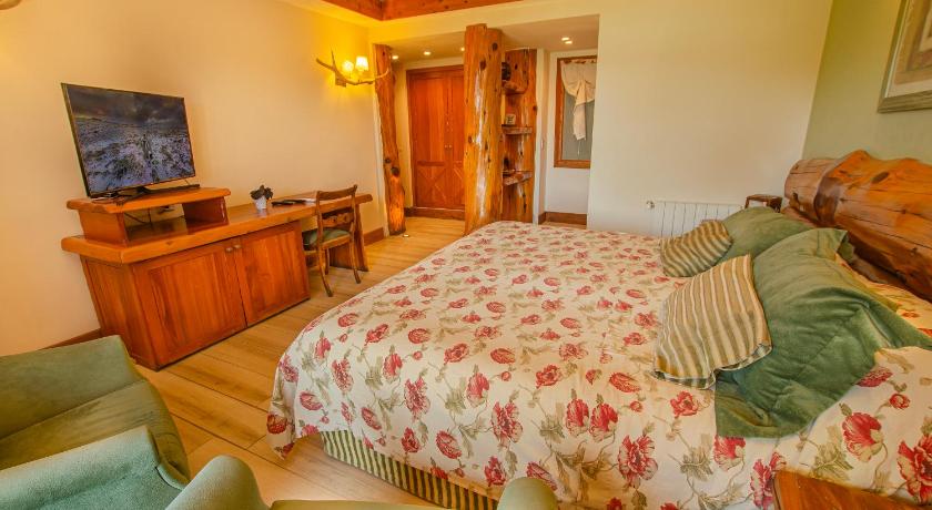 Image of Suite with Lake View 3